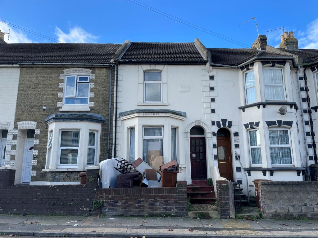 Lot: 90 - PAIR OF FLATS FOR INVESTMENT - Pair of flats for investment